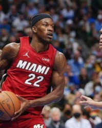  阿德巴约25+20热火轻取奇才  