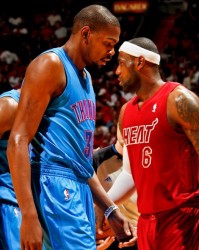  詹姆斯三双助湖人险胜马刺  