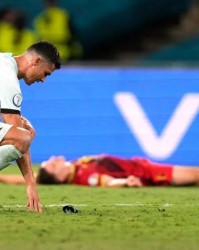  南特队长终场前染红引发球迷冲突  