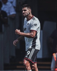  利物浦旧将萨拉赫传射建功，击溃西汉姆联防线  