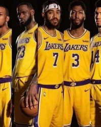  圣诞魔鬼赛程来袭，多支球队轮换阵容应对  