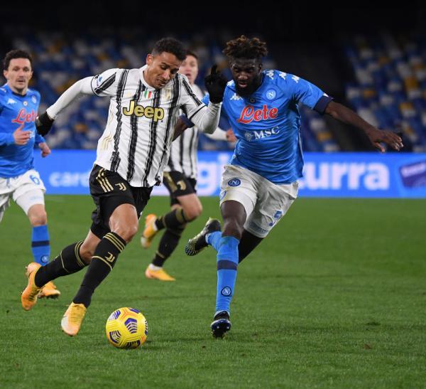  那不勒斯连胜终结尤文统治  